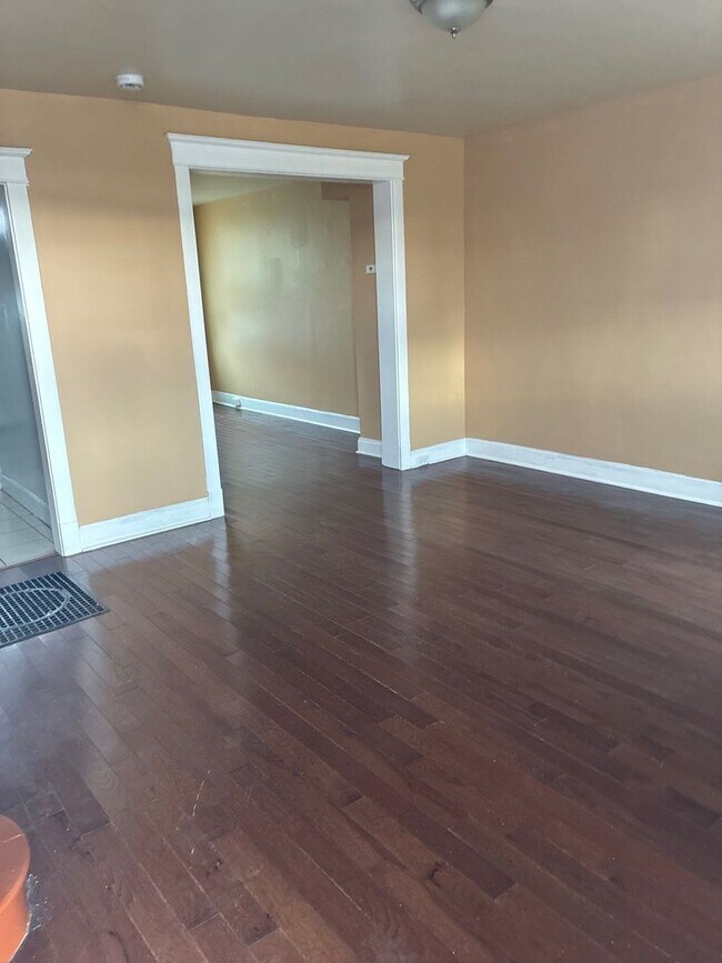 Photo - 2710 W Franklin St Townhome