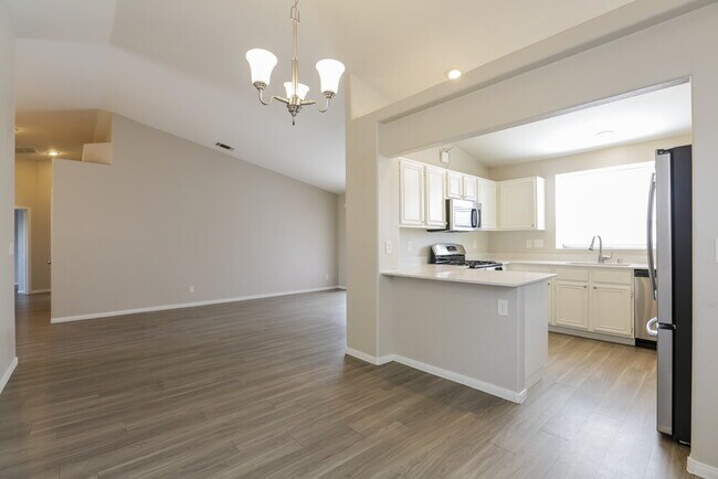 Foto del edificio - 541 Vantage Ave