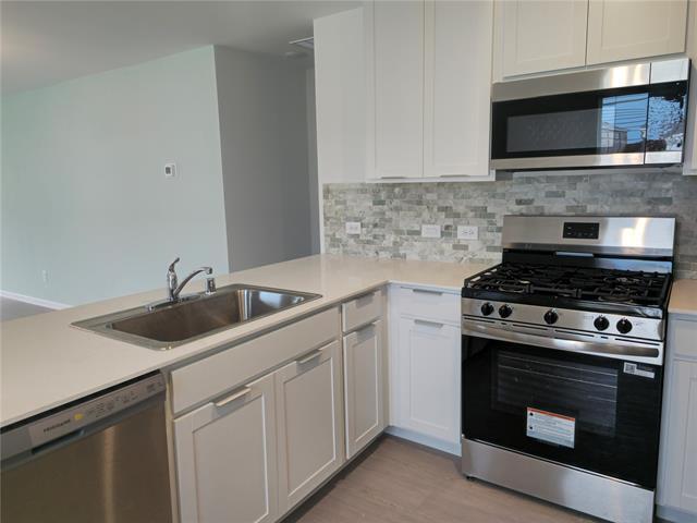 Building Photo - 1600 Baron Ln