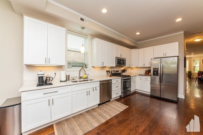 Foto del edificio - 839 Lyman Ave