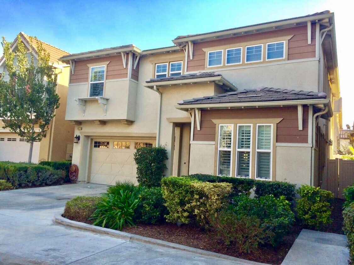 Foto principal - 14575 Baylor Ave