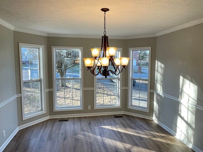 Building Photo - Cambridge Farms home with fenced yard and ...