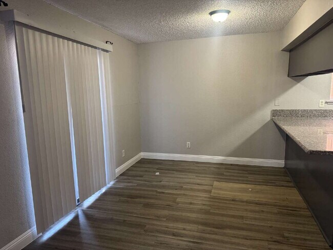 Foto del edificio - Spacious 2 Bed, 2 Bath Unit – Great Location!