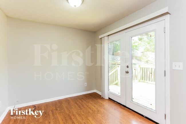 Foto del edificio - 1717 Bertram Ln SW
