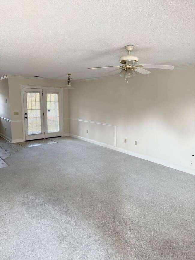 Foto del edificio - Lexington-Offering Self Guided Tour with RENTLY!