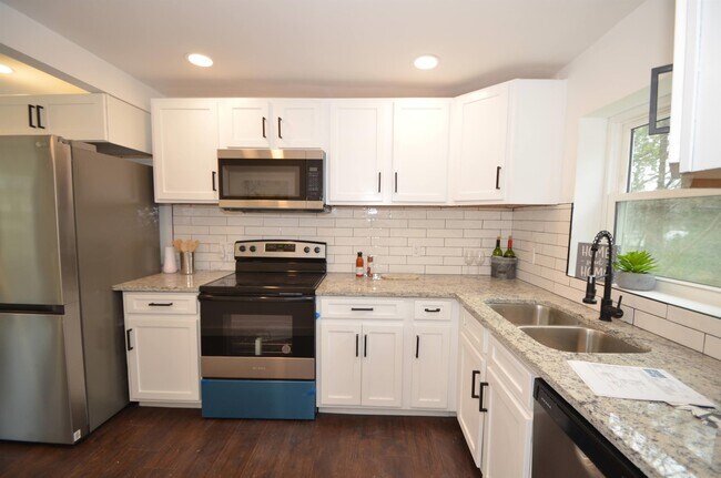 Foto del edificio - 1350 Kenilworth Dr SW