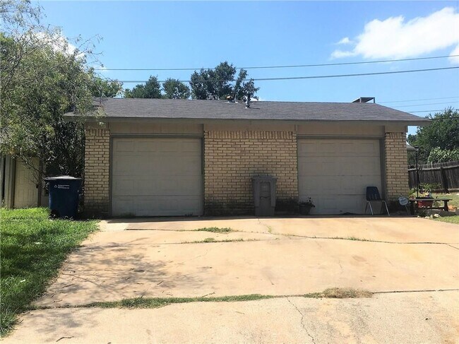 Building Photo - 6910 Millrace Dr