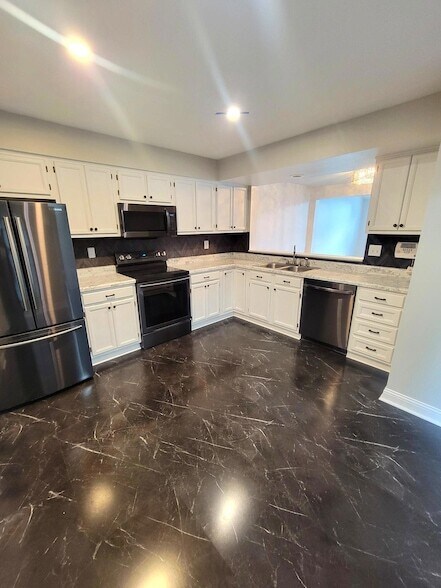 Foto del edificio - 1608 Shady Cove Ln