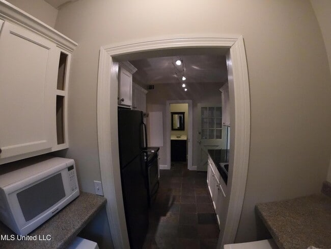 Building Photo - 1235 Linden Pl