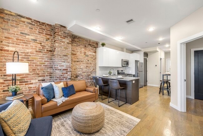 Building Photo - 65 Frankfort St