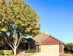 Building Photo - 11726 Pondview Ln