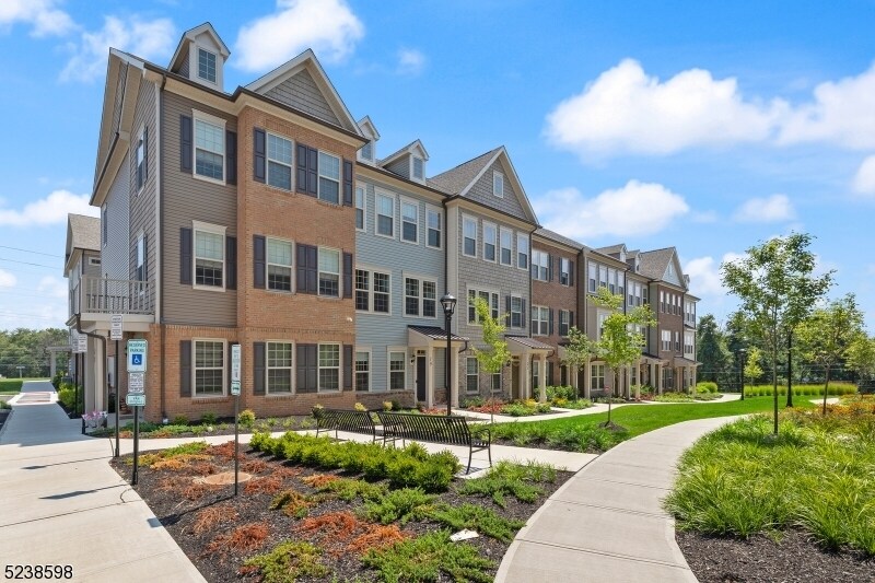 25 Haralson Ct, Livingston, NJ 07039 Townhome Rentals in Livingston