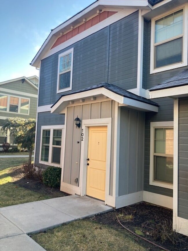 Building Photo - 1530 W Ann Taylor St