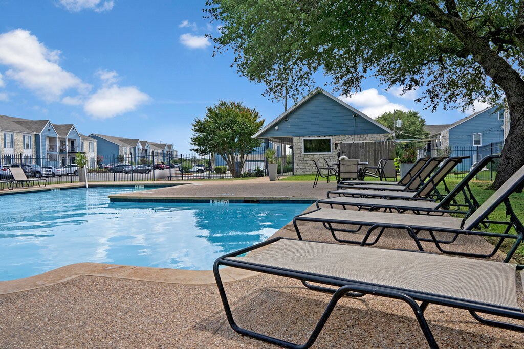 Oaks at Creekside 2602 S 39th St Temple, TX Apartments for Rent in