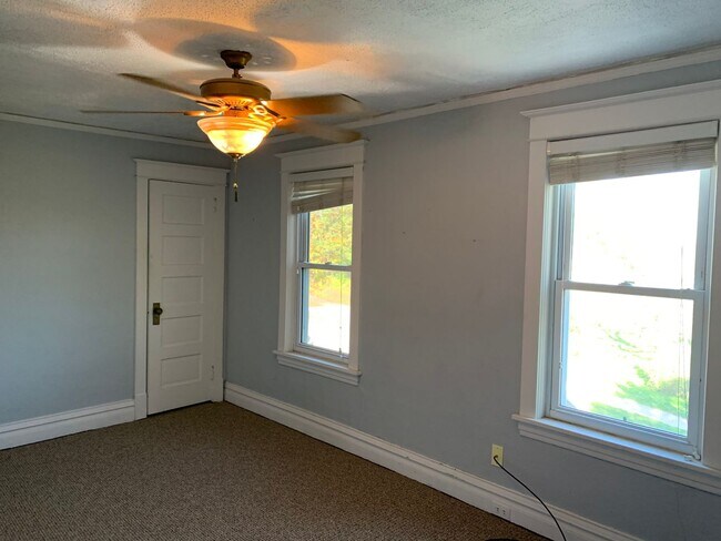 Foto del edificio - AVAILABLE SEPTEMBER - Must-Have 3 BED 2 BATH