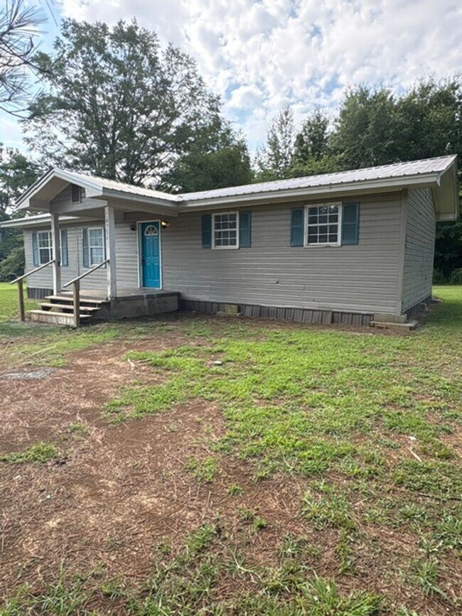 Foto del edificio - Renovated 3 Bedroom 2 Bath Manufactured Home for Rent!!