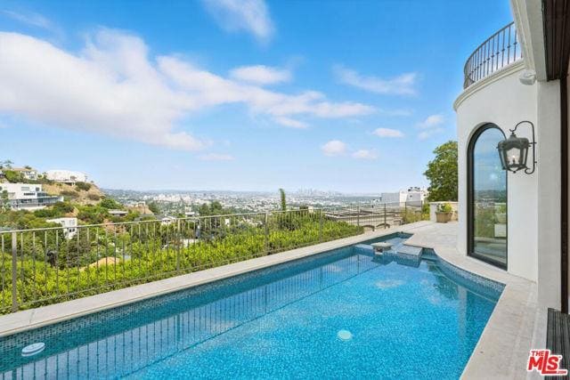 Foto principal - 1675 Woods Dr