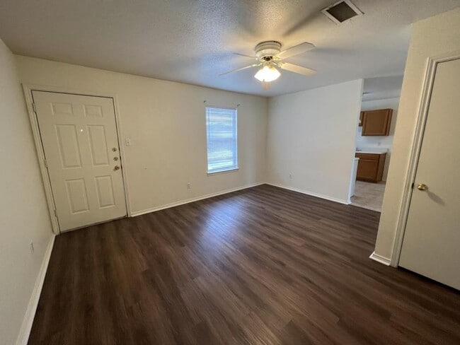 Building Photo - 5708 Greengate Dr