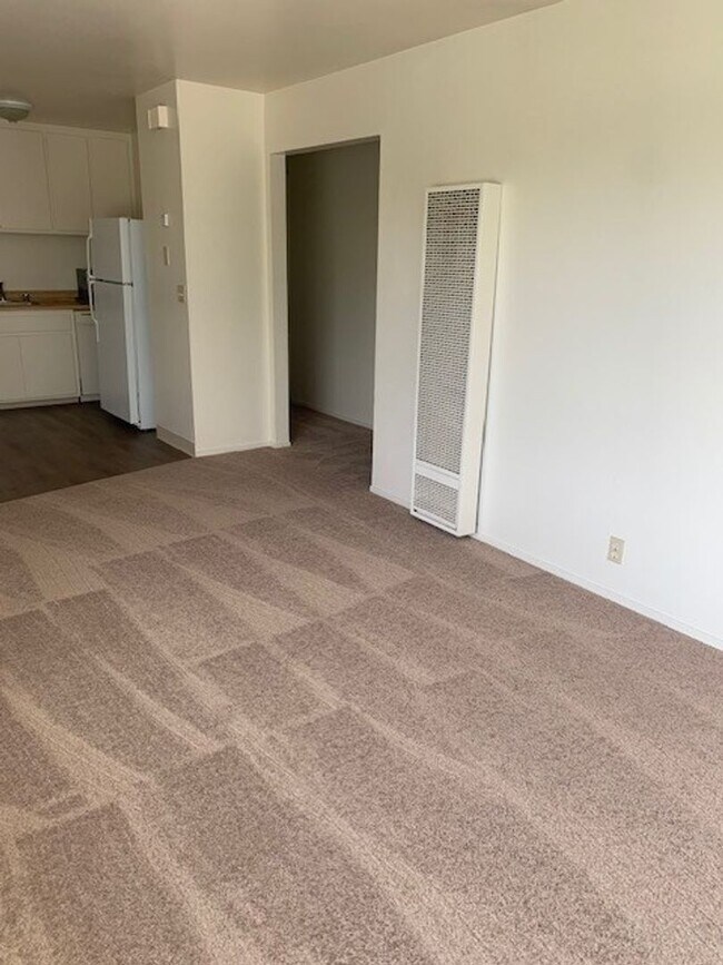 Foto del edificio - Rocklin upstairs 2 bedroom apartment.