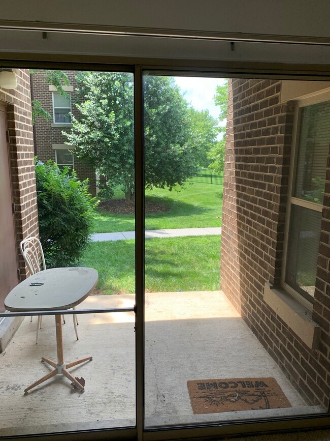 7900 Pearlbush Dr Unit 102, Gaithersburg, MD 20879 Condo for Rent in