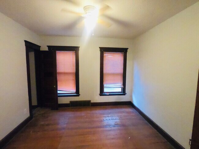 Building Photo - 113 Goodyear St