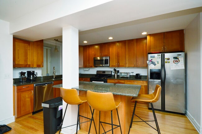 Foto del edificio - 2554 W Augusta Blvd