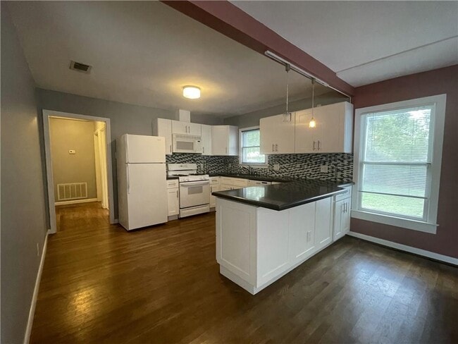 Building Photo - 1041 Rosemont St