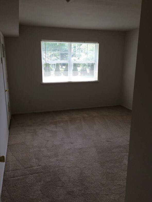 Woodhull Gardens Apartments in Holtsville, NY