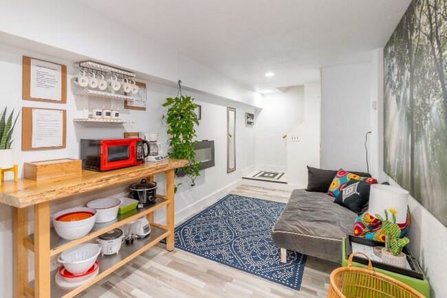 Foto del edificio - 706 E Stuart St