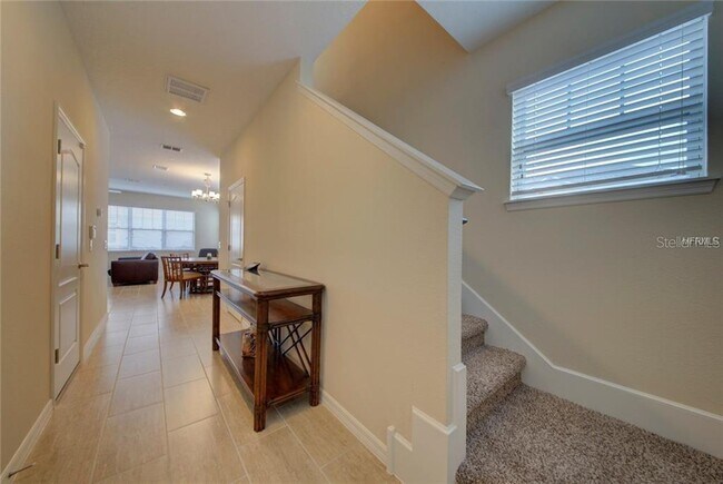 Building Photo - 93 Zamora Pl