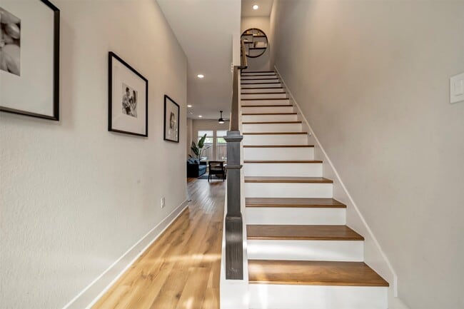Building Photo - 5209 Carters Bank Ave