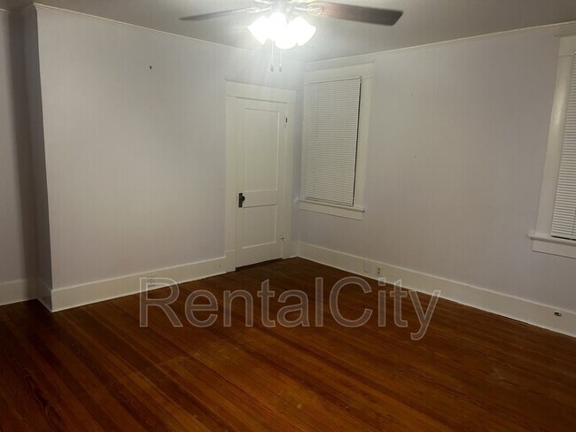 Foto del edificio - 332 Division Ave