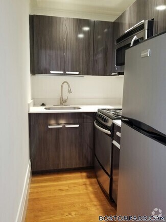 Building Photo - 254 Newbury St