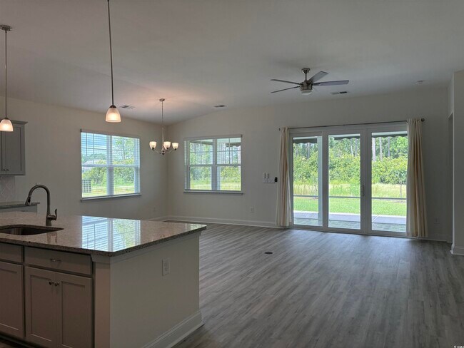 Foto del edificio - 1519 Wood Stork Dr
