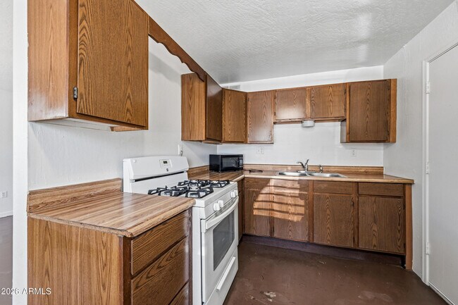 Building Photo - 4326 N 13th Pl