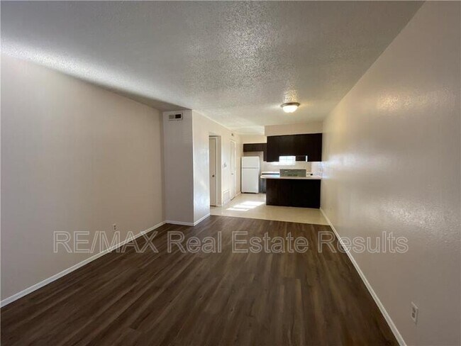 Foto del edificio - 1810 W Twin Springs St