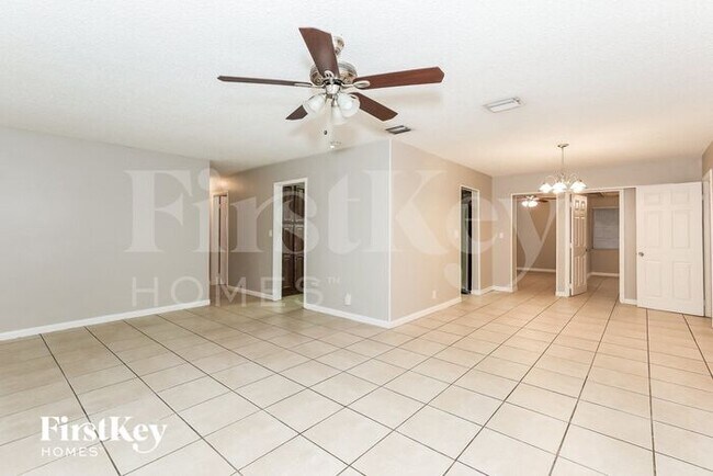 Building Photo - 4830 NW 12th Ct