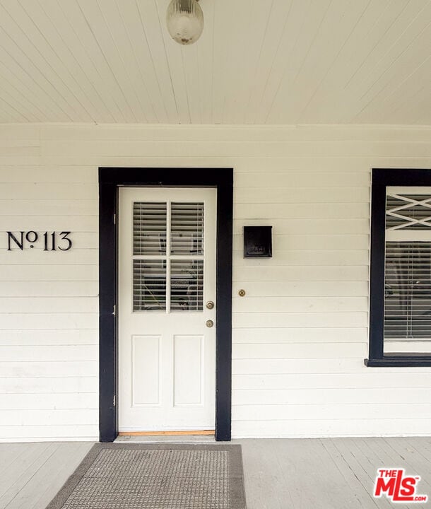 Building Photo - 113 N Ivy Ave