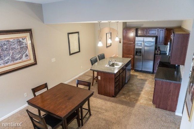 Building Photo - 2 br, 2 bath Condo - 2389 Ambrato Way
