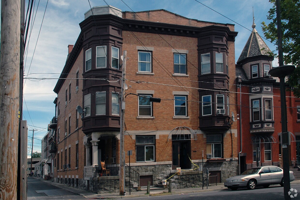 Primary Photo - 25-27 S 10th St