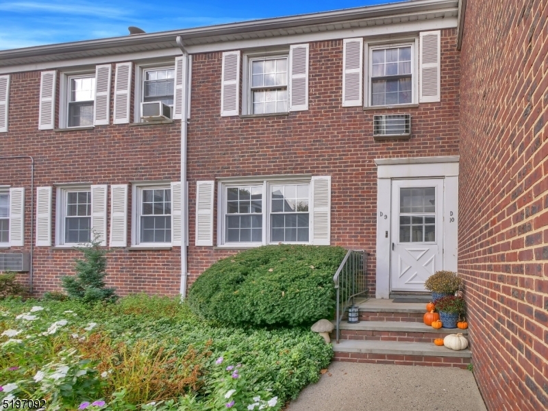 Primary Photo - 445 Morris Ave
