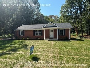 Building Photo - 115 Rainbow Dr