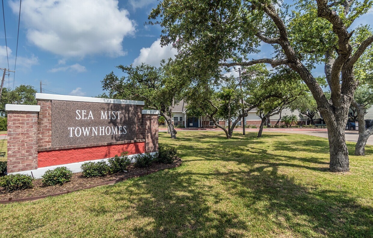 Sea Mist Townhomes Apartments in Rockport, TX