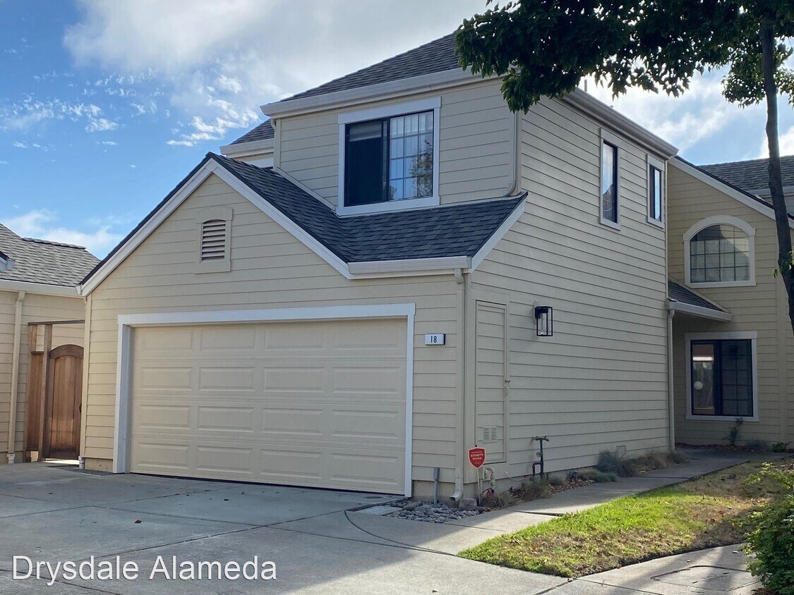 Primary Photo - 3 br, 2.5 bath House - 18 Sath Court