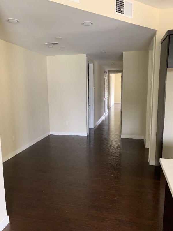 Foto del edificio - 14206 Riverside Dr