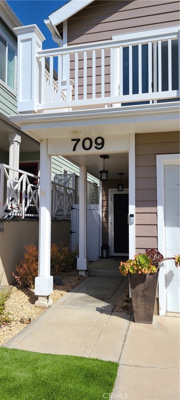 Building Photo - 709 Oceanhill Dr