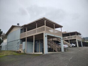 Building Photo - 2963 W Lorraine Ave