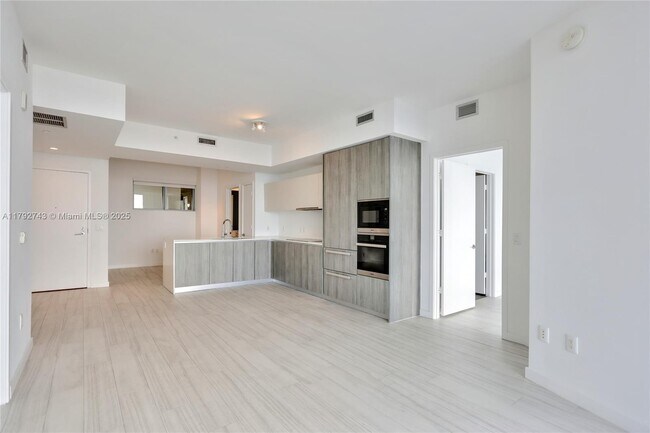Foto del edificio - 2900 NE 7th Ave