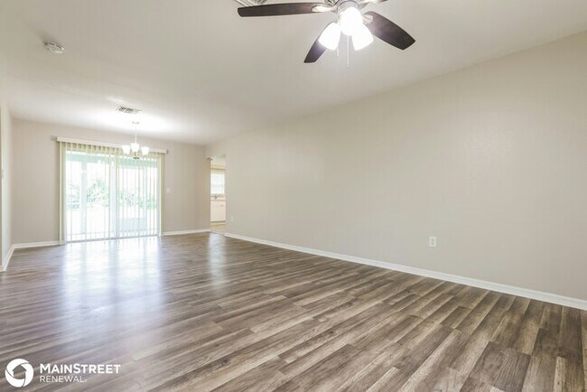 Foto del edificio - 518 CHAMBER ST NW, PORT CHARLOTTE, FL 33948