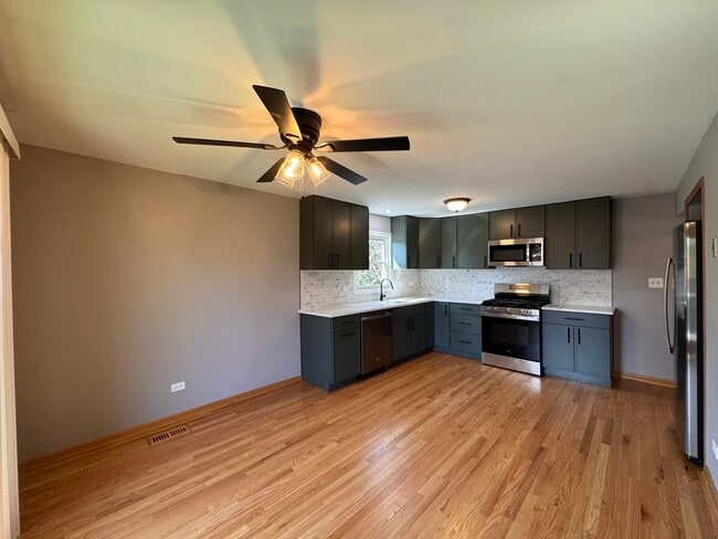 Foto del edificio - 7819 Garden Ln